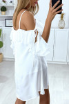 Robe blanche à volant avec épaules denudées - 5