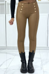 Pantalon slim camel en simili avec boutons doré - 1
