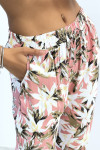 Pantalon fluide rose imprimé tropical resserré aux chevilles  - 4